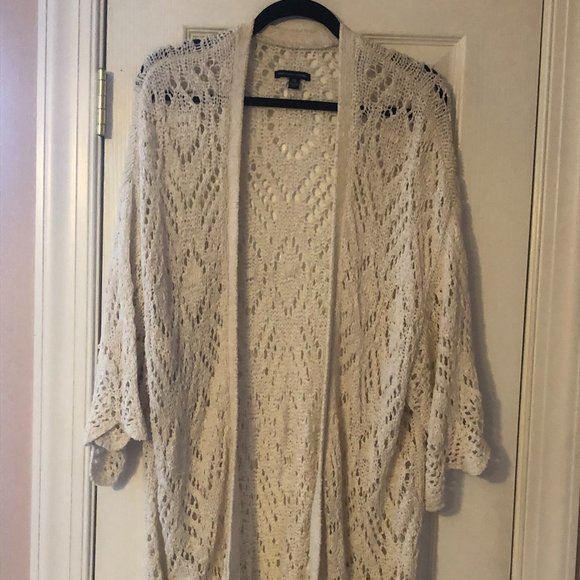 American Eagle Outfitters Sweaters - American Eagle Outfitters Crocheted Sweater Scalloped Edge L/XL GREAT CONDITION